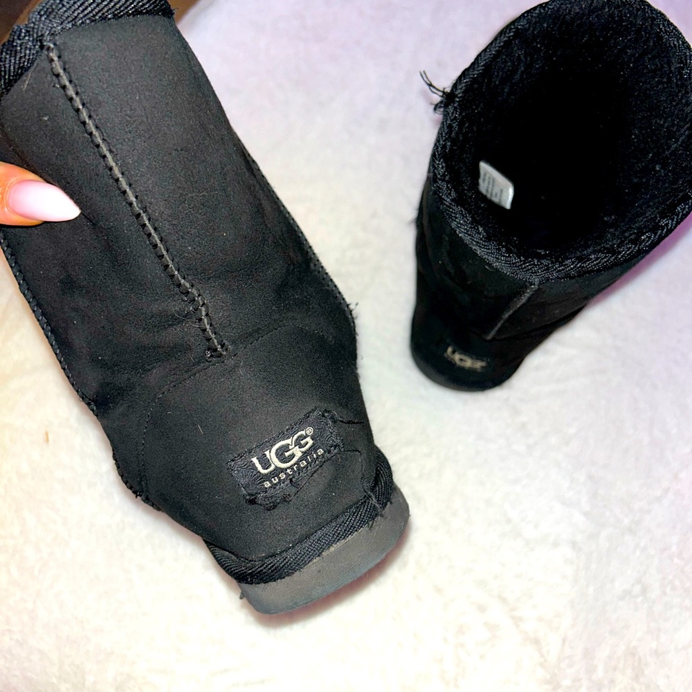 Black Uggs